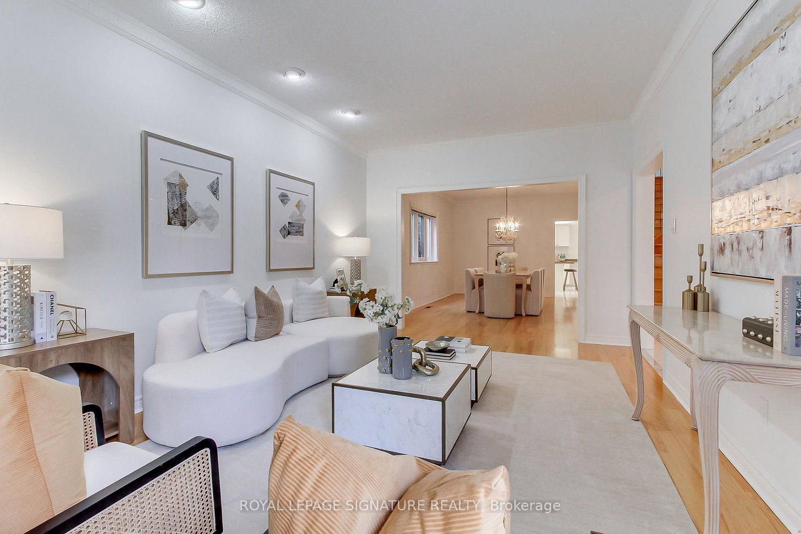70 Graydon Crescent • Richmond Hill, ON photo 8