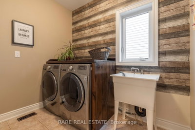 101 Decarolis Crescent • Essa, ON photo 6