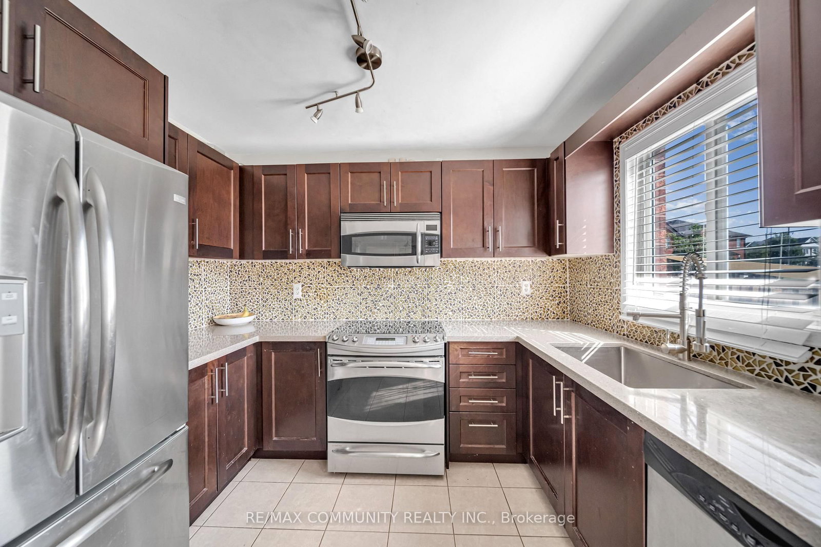 220 Lageer Drive • Whitchurch-Stouffville, ON photo 14