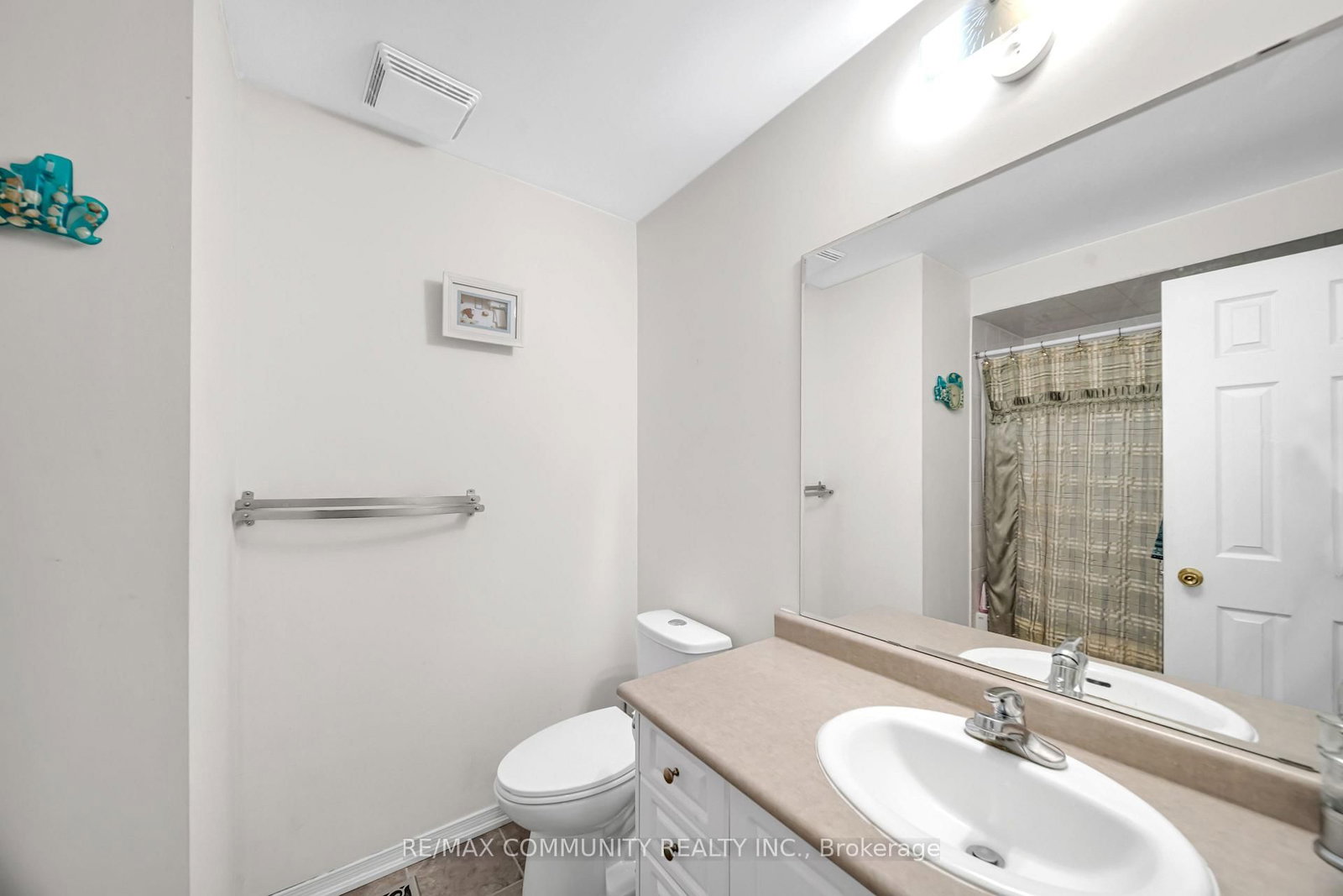 220 Lageer Drive • Whitchurch-Stouffville, ON photo 24