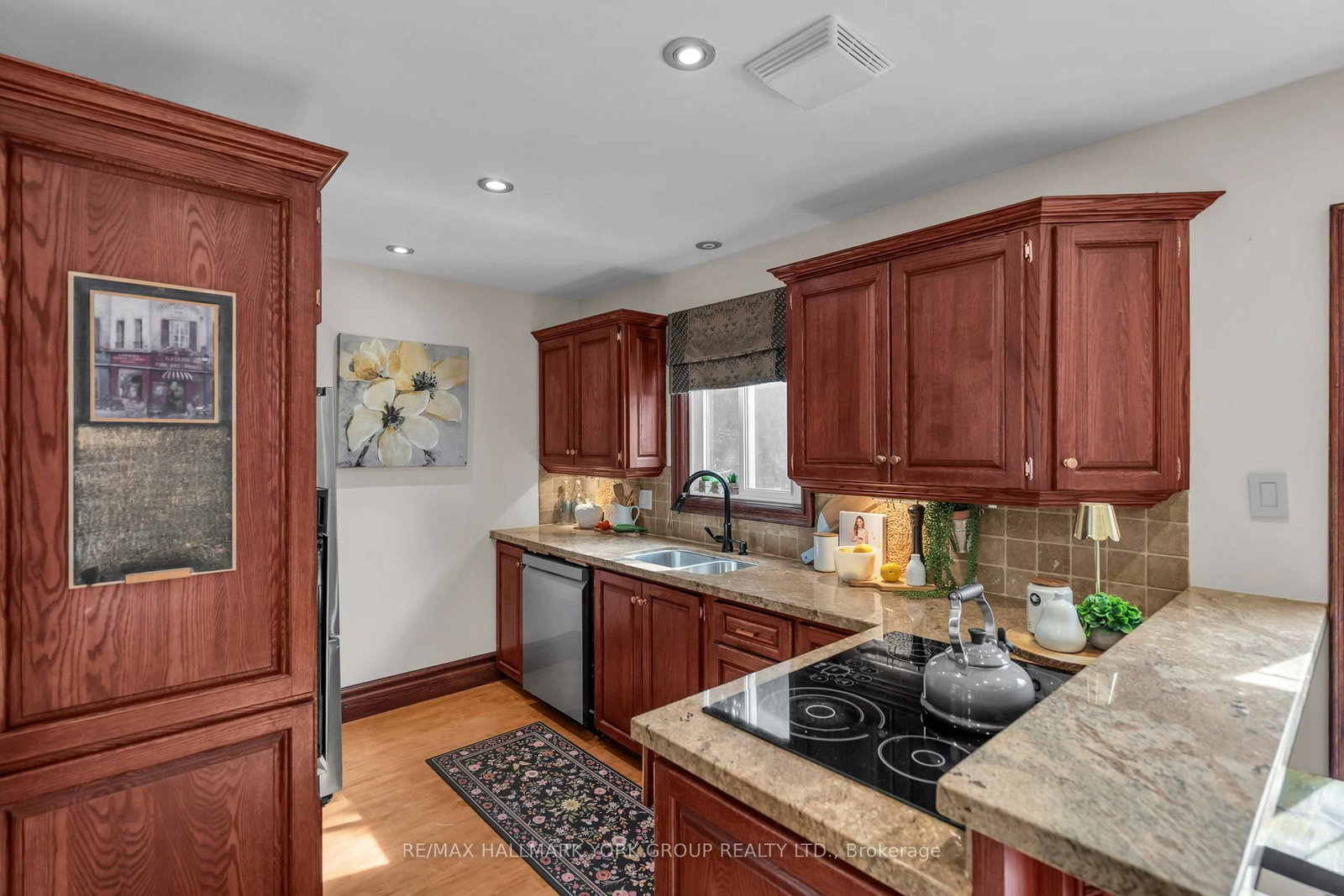 606 Haines Road • Newmarket, ON photo 14