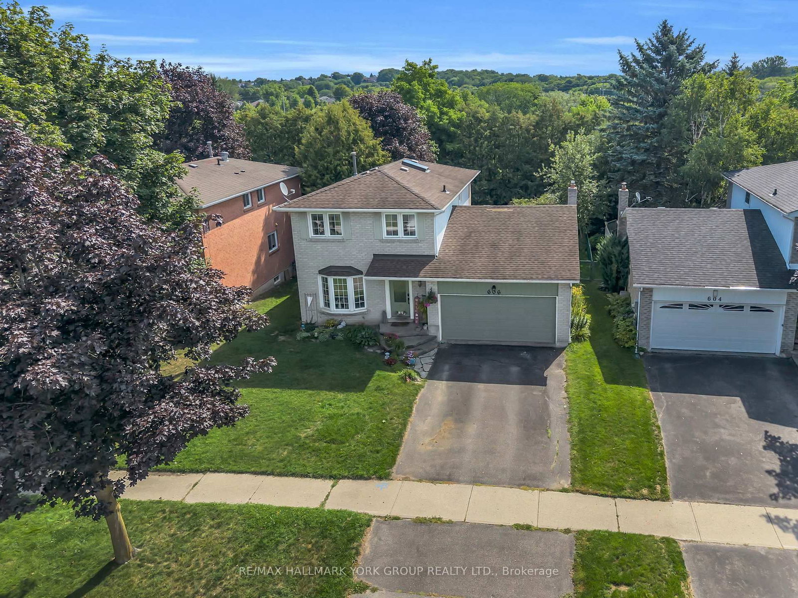 606 Haines Road • Newmarket, ON photo 3