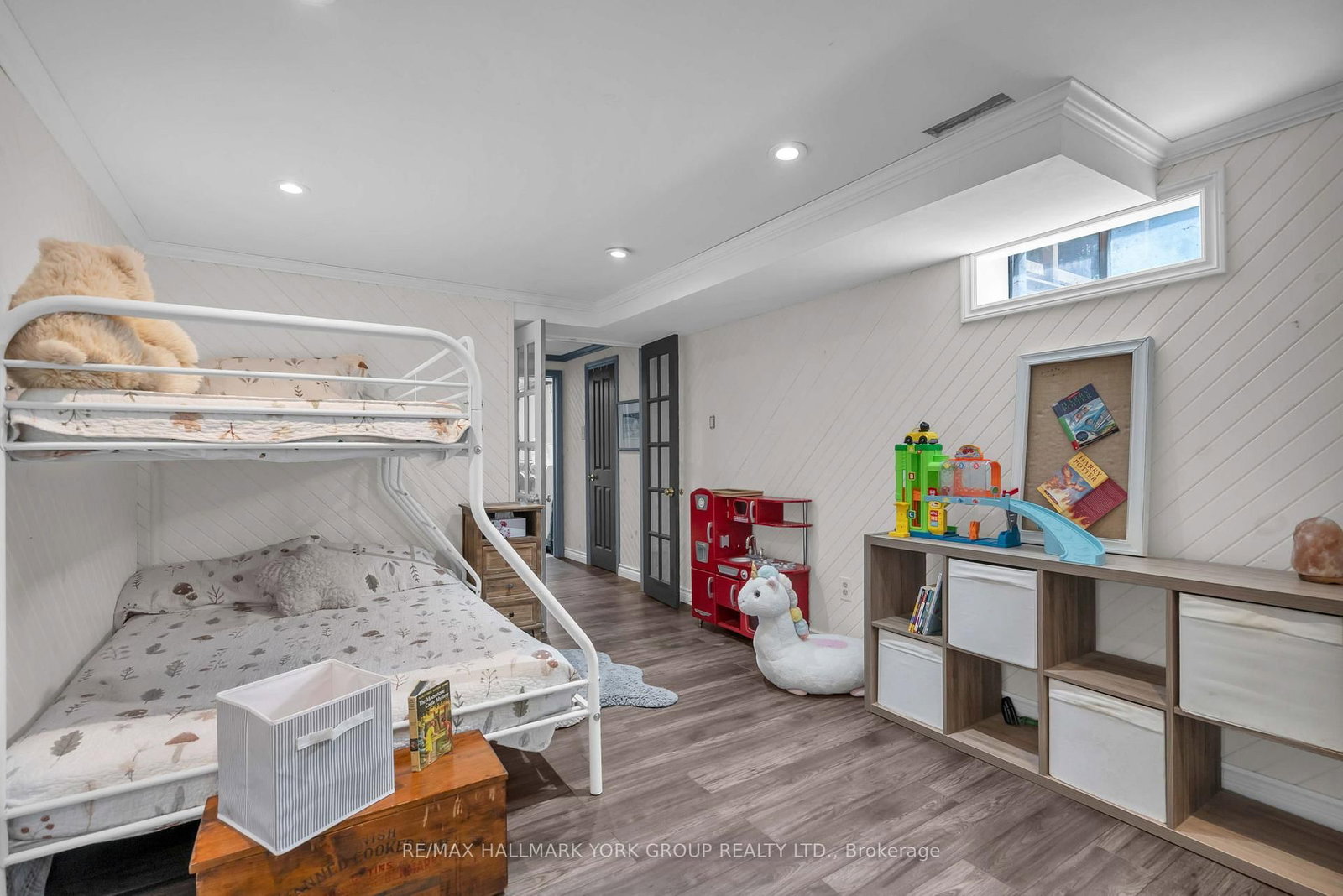 606 Haines Road • Newmarket, ON photo 32