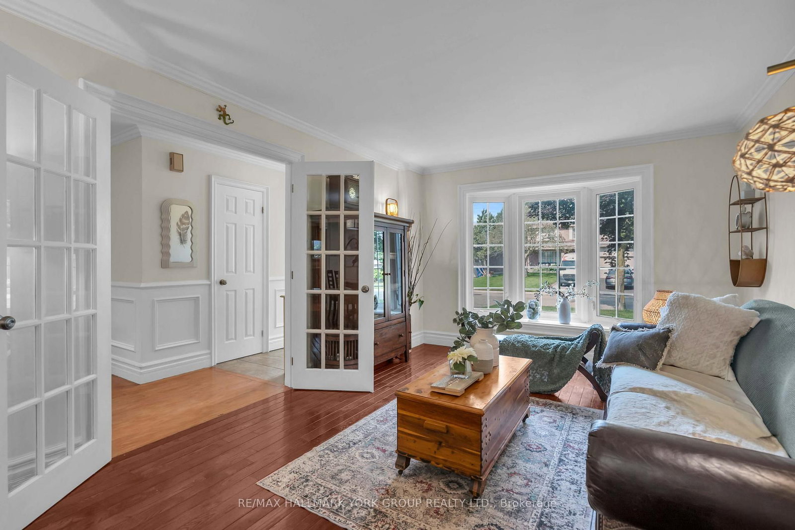 606 Haines Road • Newmarket, ON photo 9