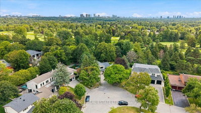 21 Kings Inn Trail • Markham, ON photo 4