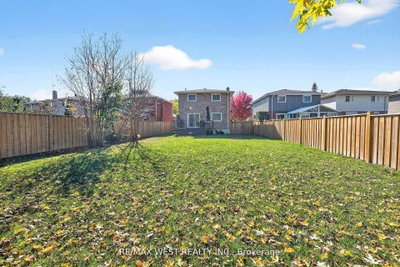 100 Kerr Boulevard • New Tecumseth, ON photo 3