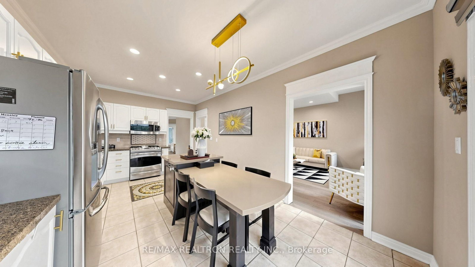 Listing Image 10