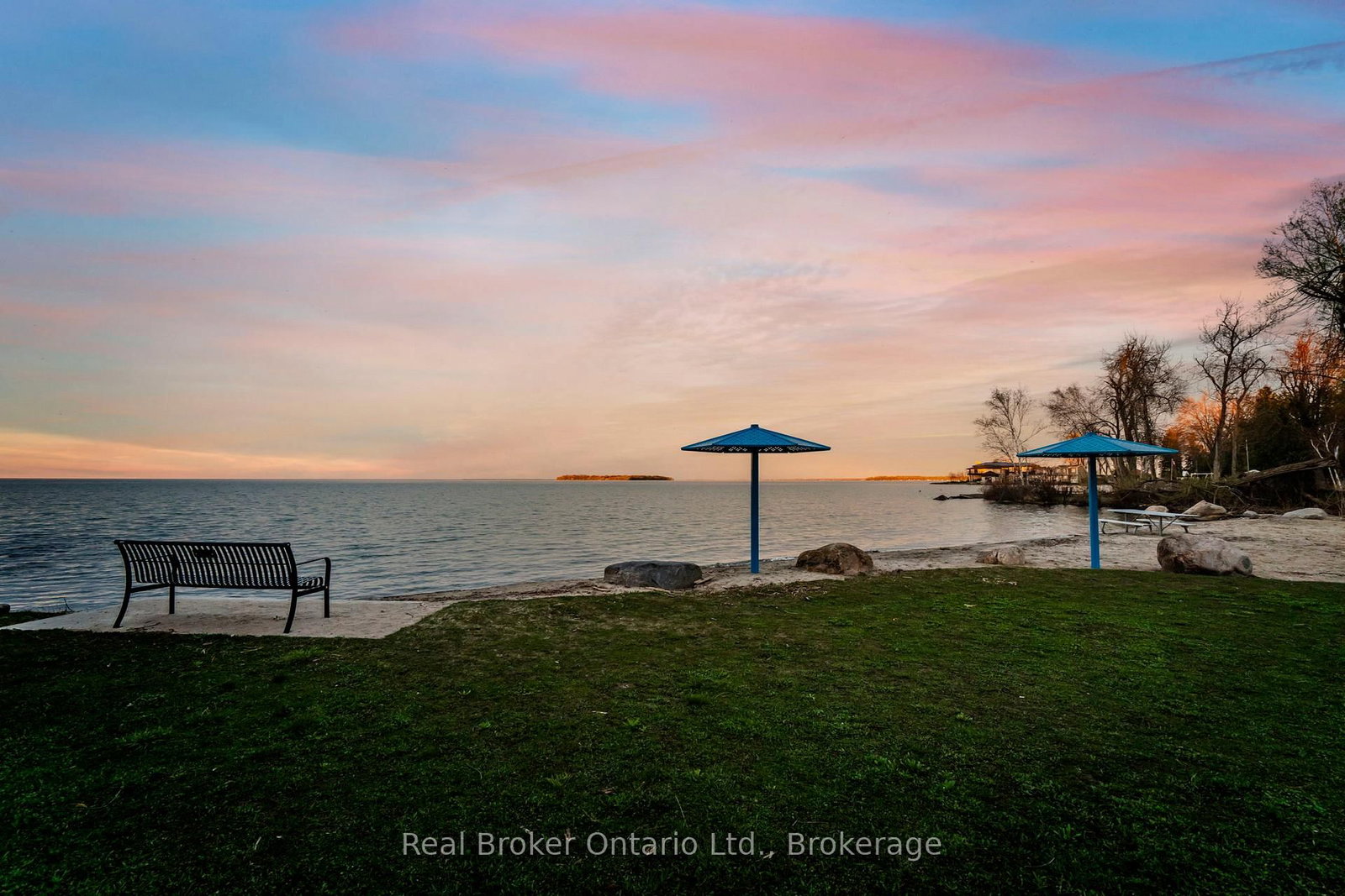 2307 Somers Boulevard • Innisfil, ON photo 2