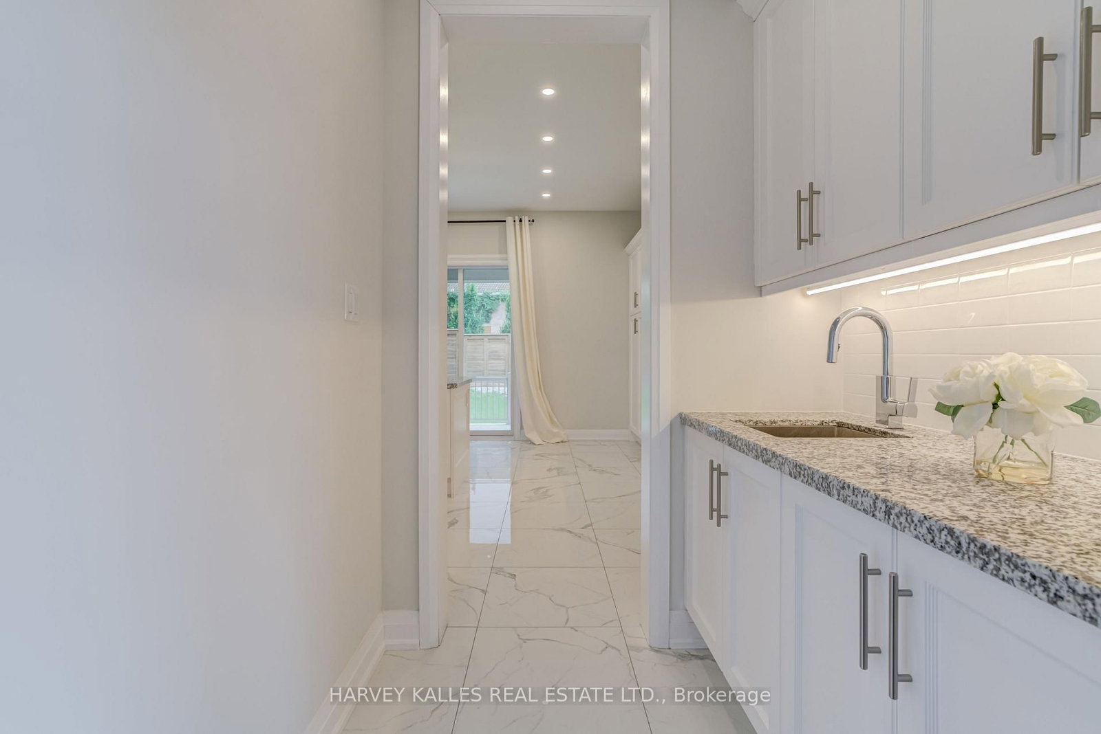 6 Dennis Reed Court • Aurora, ON photo 18