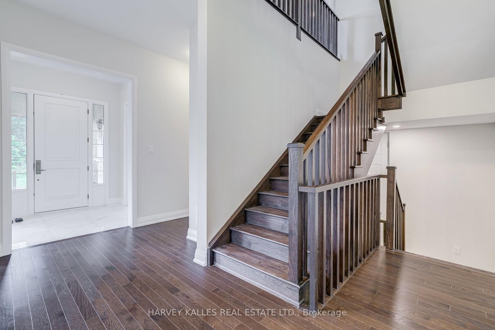 6 Dennis Reed Court • Aurora, ON photo 21