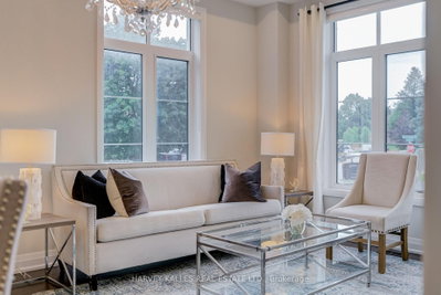 6 Dennis Reed Court • Aurora, ON photo 7