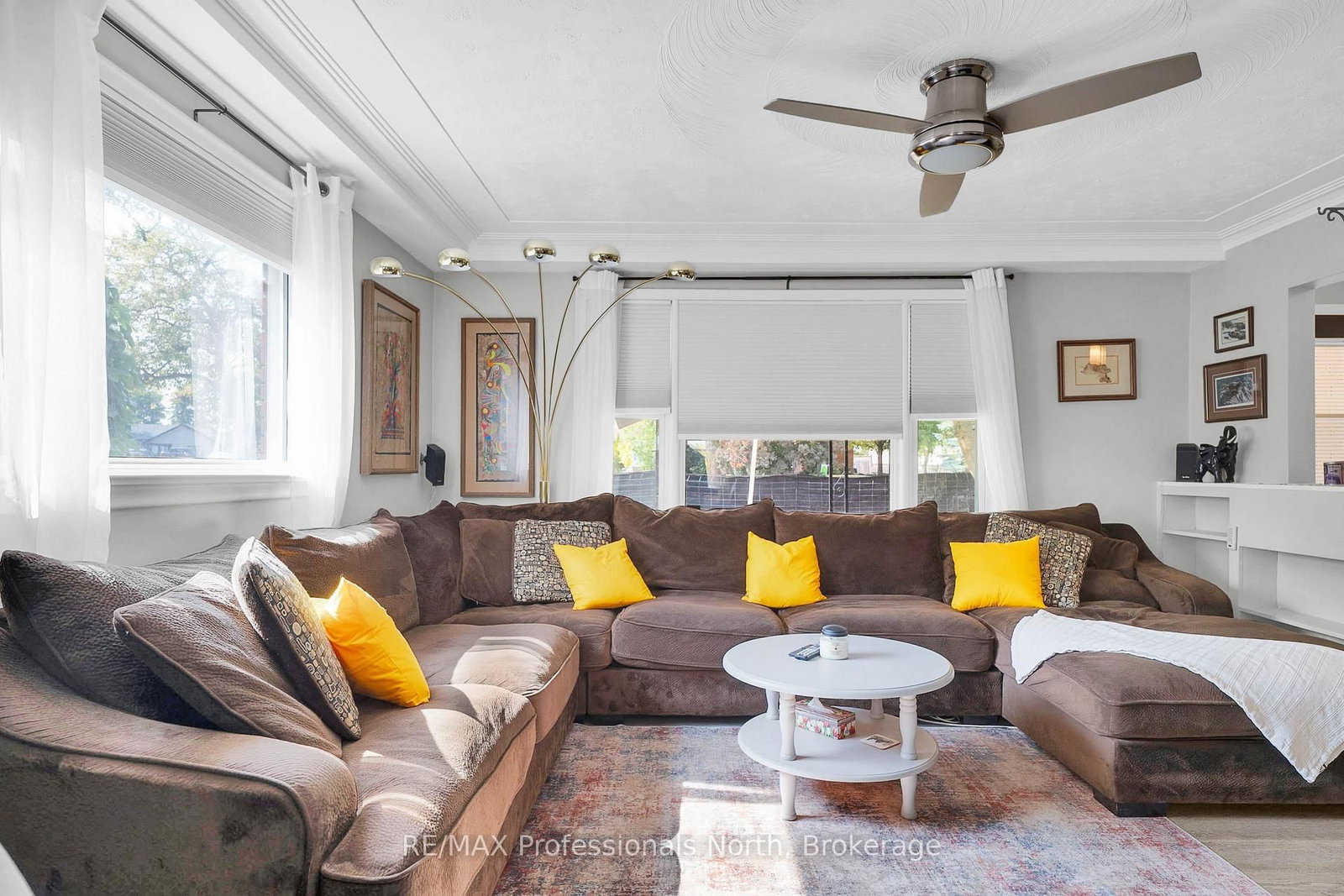 63 The Queensway N • Georgina, ON photo 10