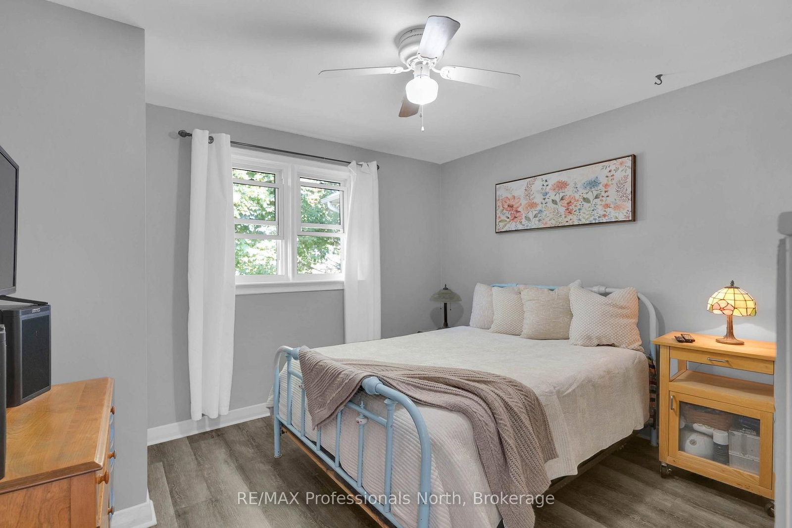 63 The Queensway N • Georgina, ON photo 23