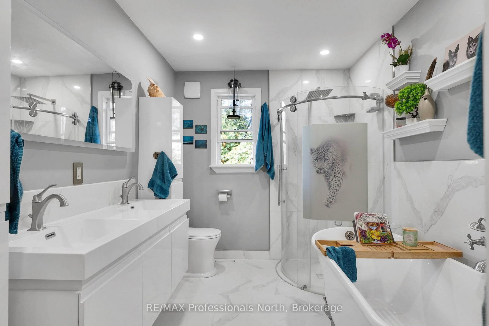 63 The Queensway N • Georgina, ON photo 24