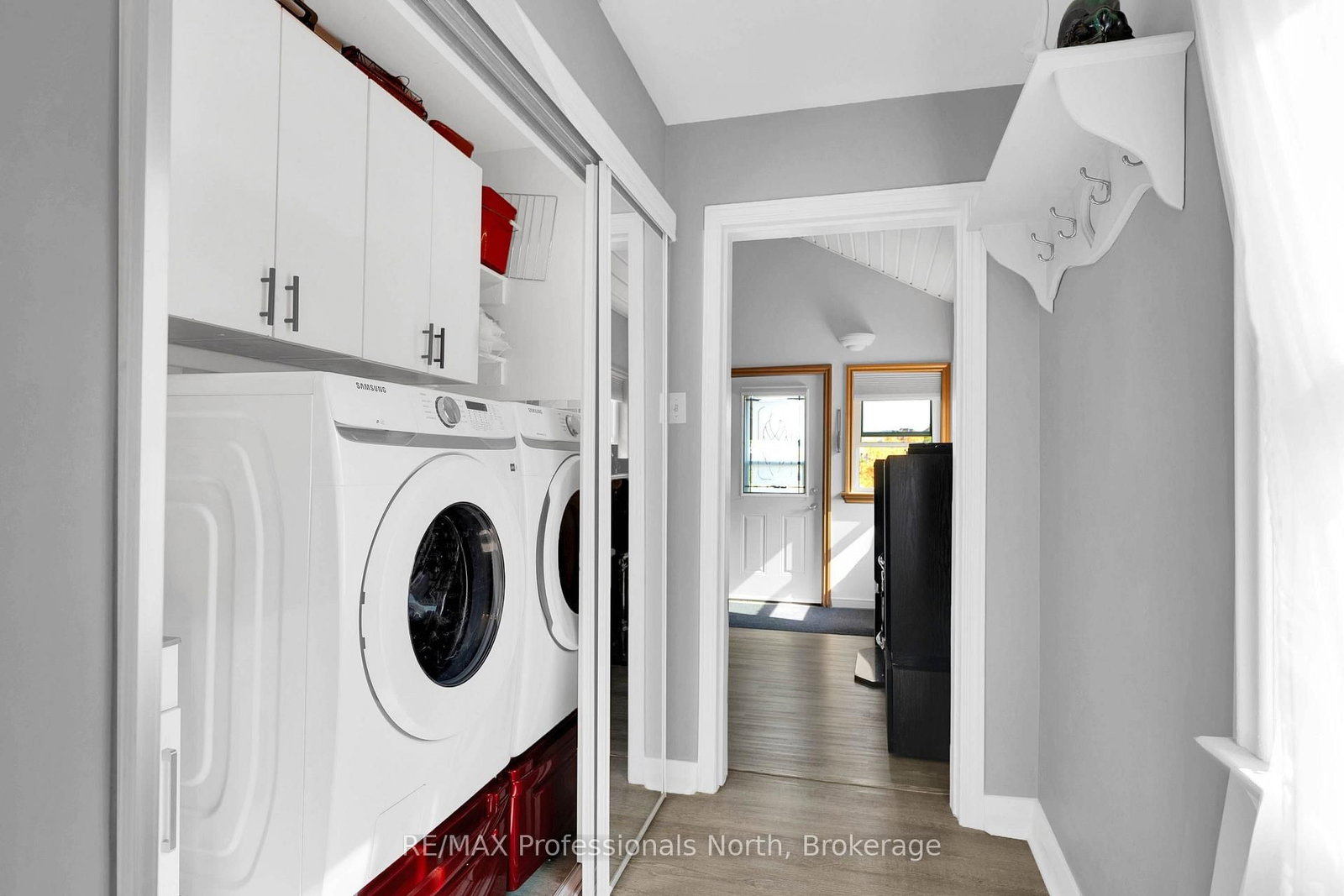 63 The Queensway N • Georgina, ON photo 25