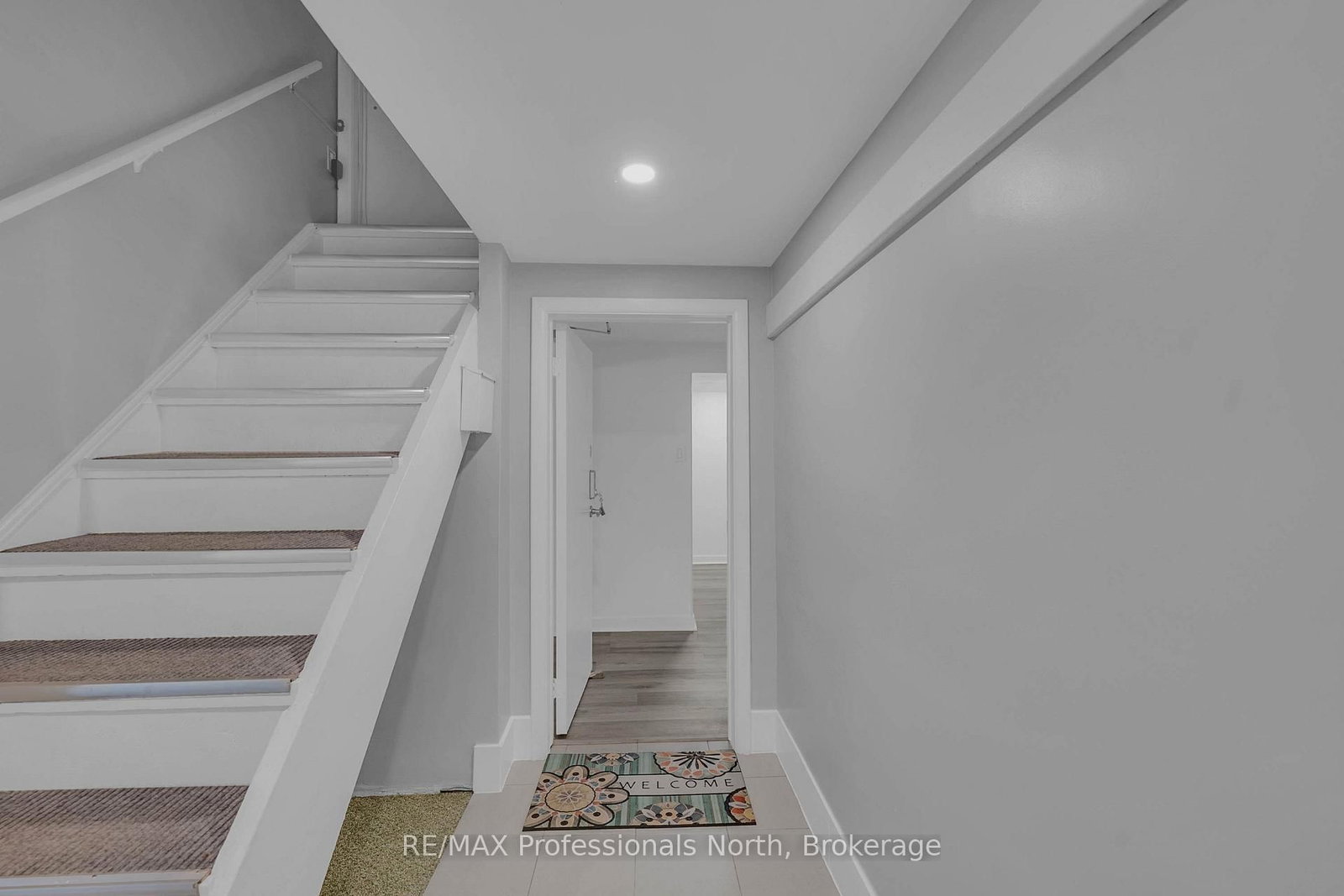 63 The Queensway N • Georgina, ON photo 30