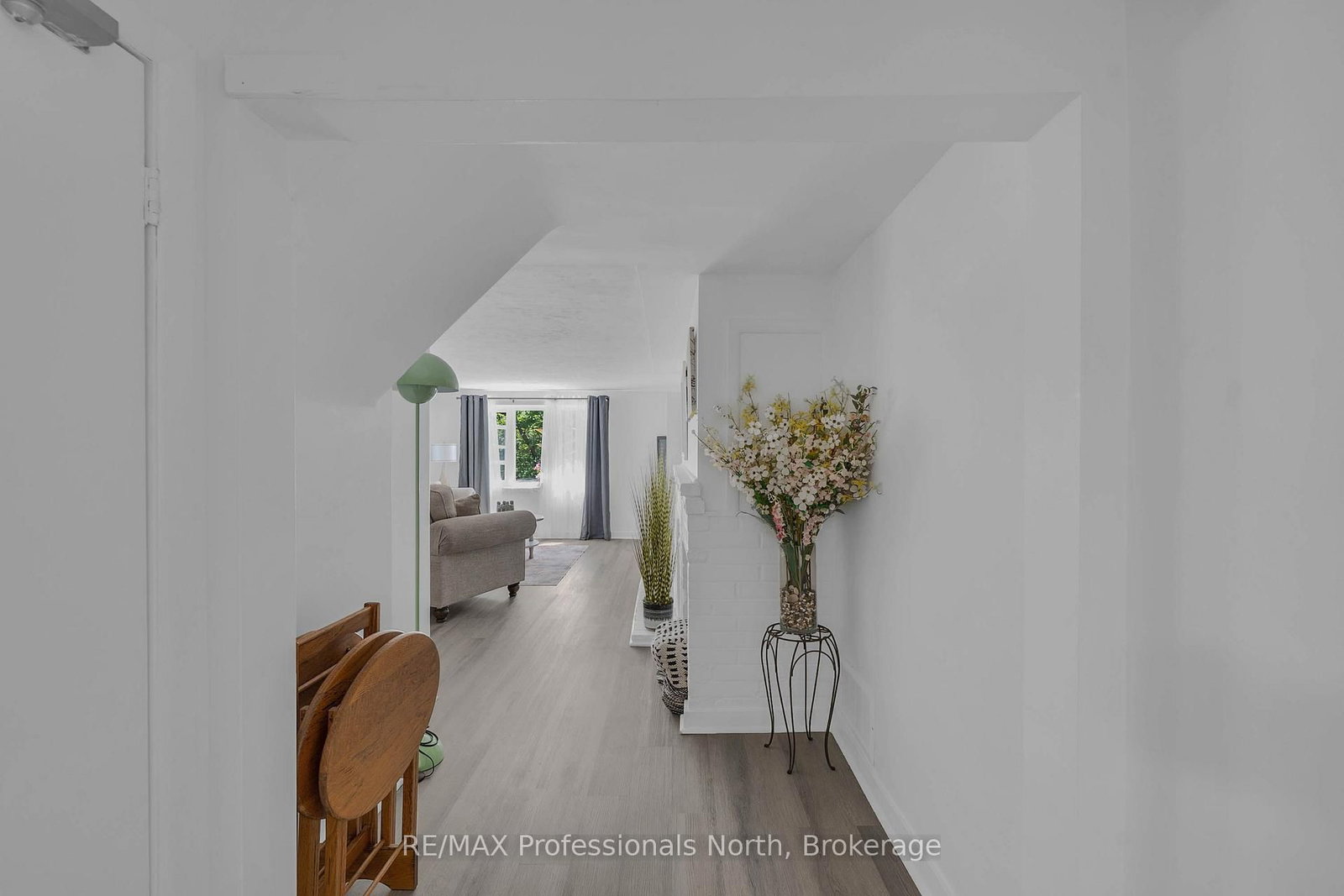 63 The Queensway N • Georgina, ON photo 31