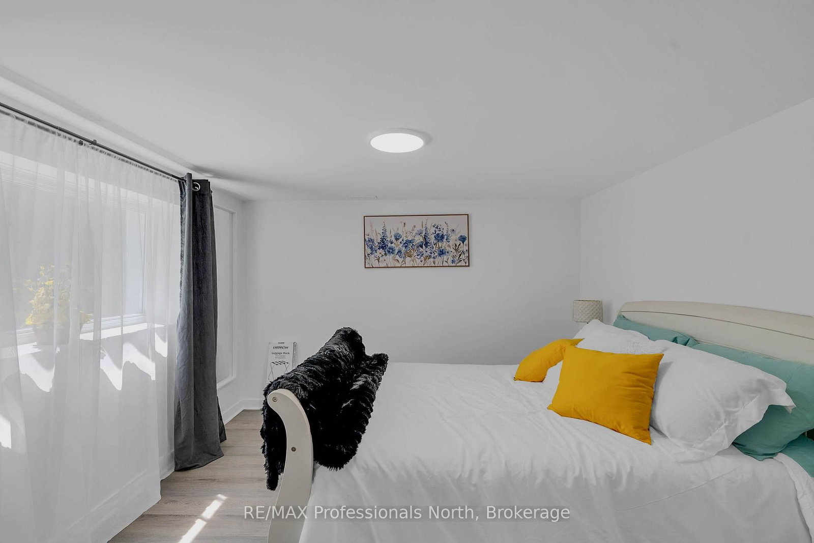 63 The Queensway N • Georgina, ON photo 37
