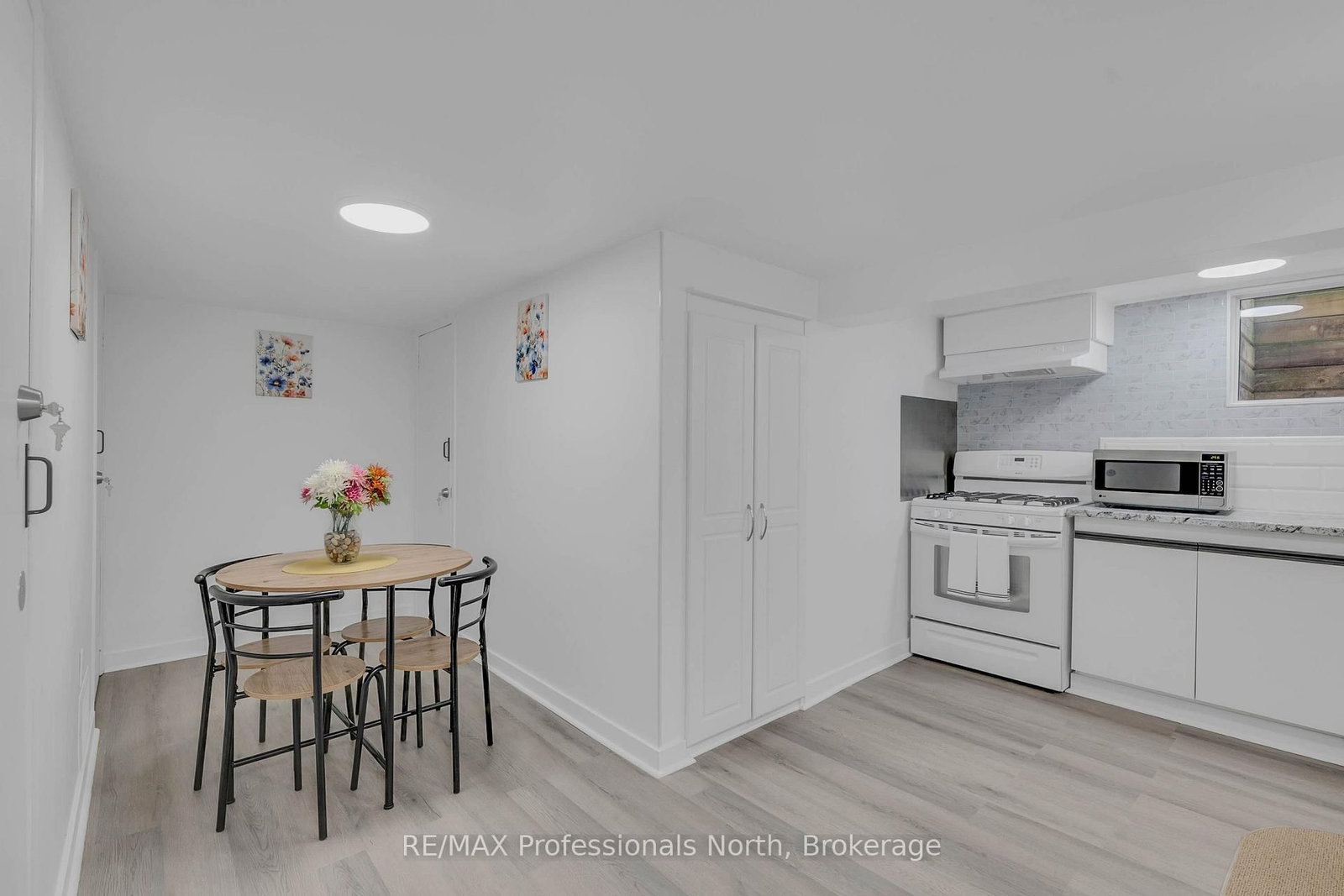 63 The Queensway N • Georgina, ON photo 40