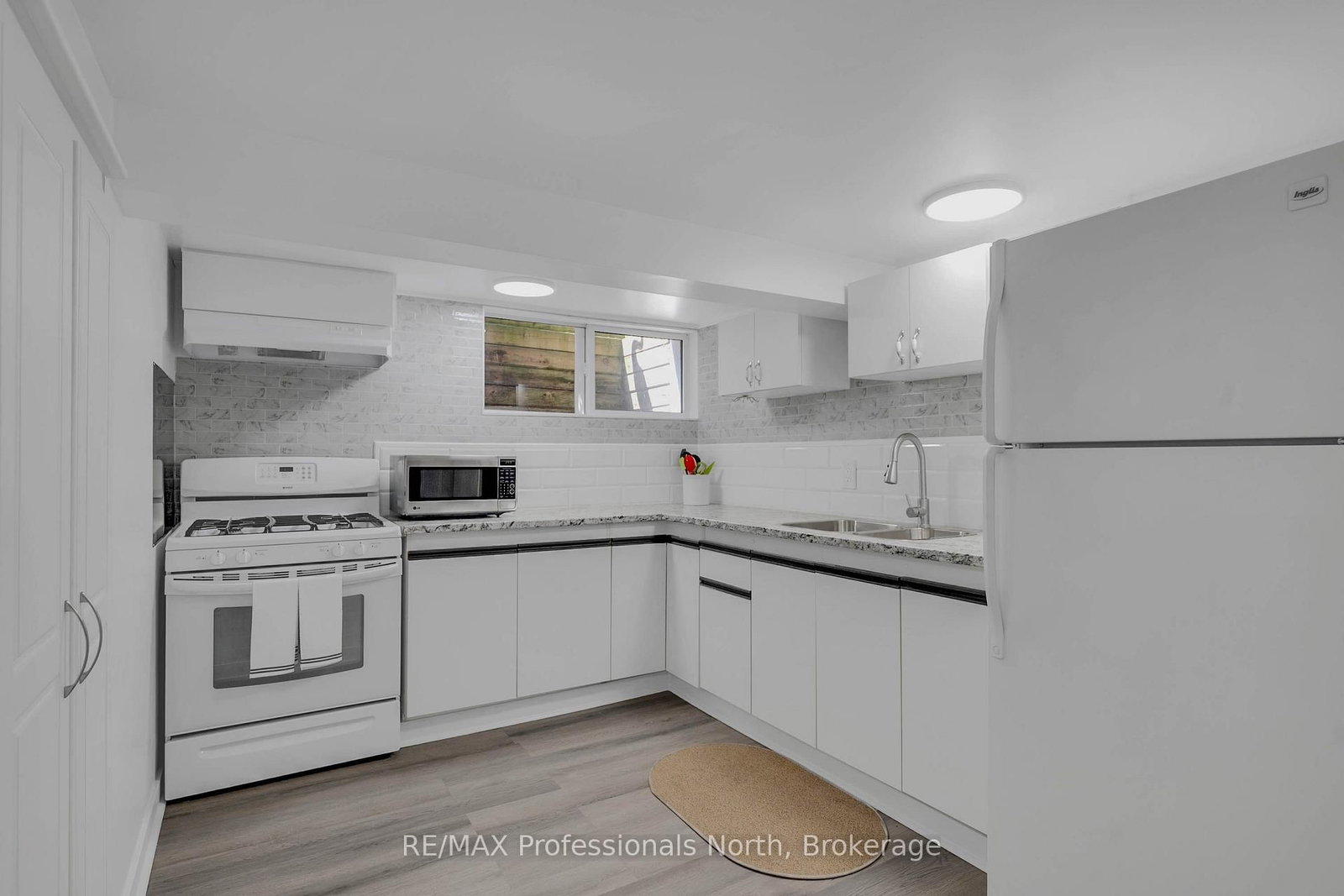 63 The Queensway N • Georgina, ON photo 41