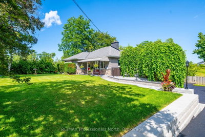 63 The Queensway N • Georgina, ON photo 5