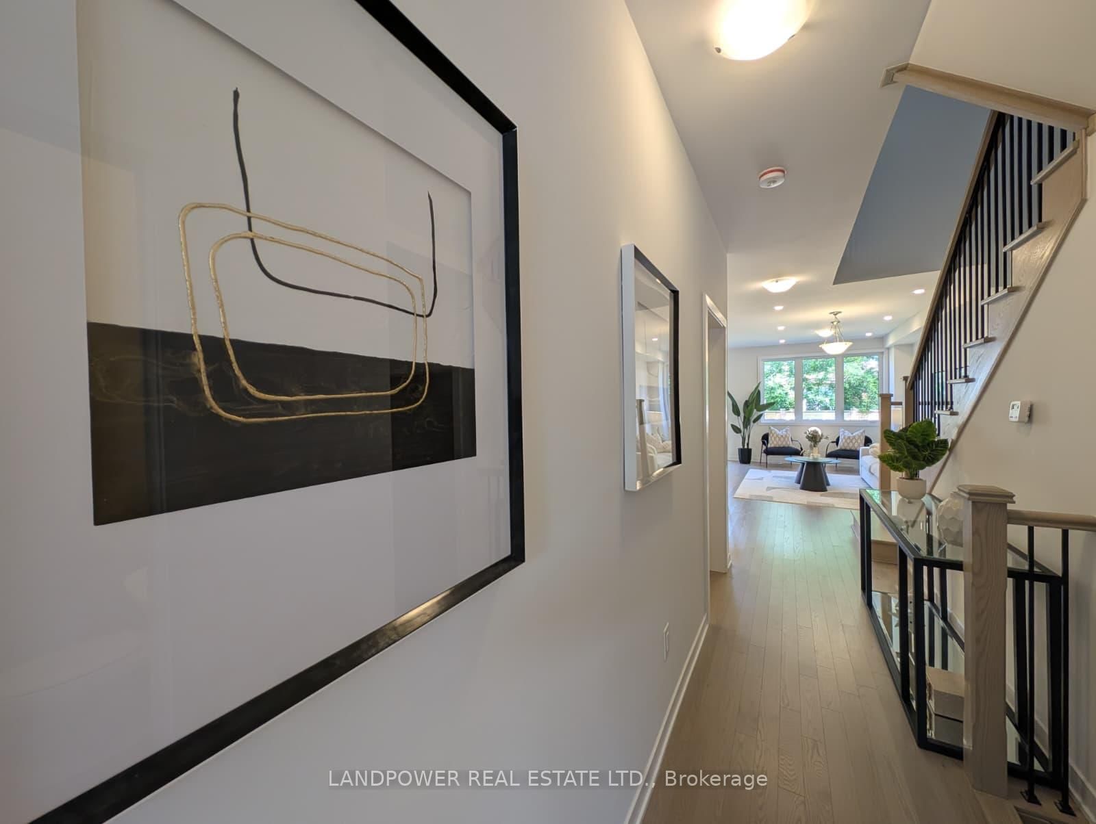 162 Anna Russell Way • Markham, ON photo 2