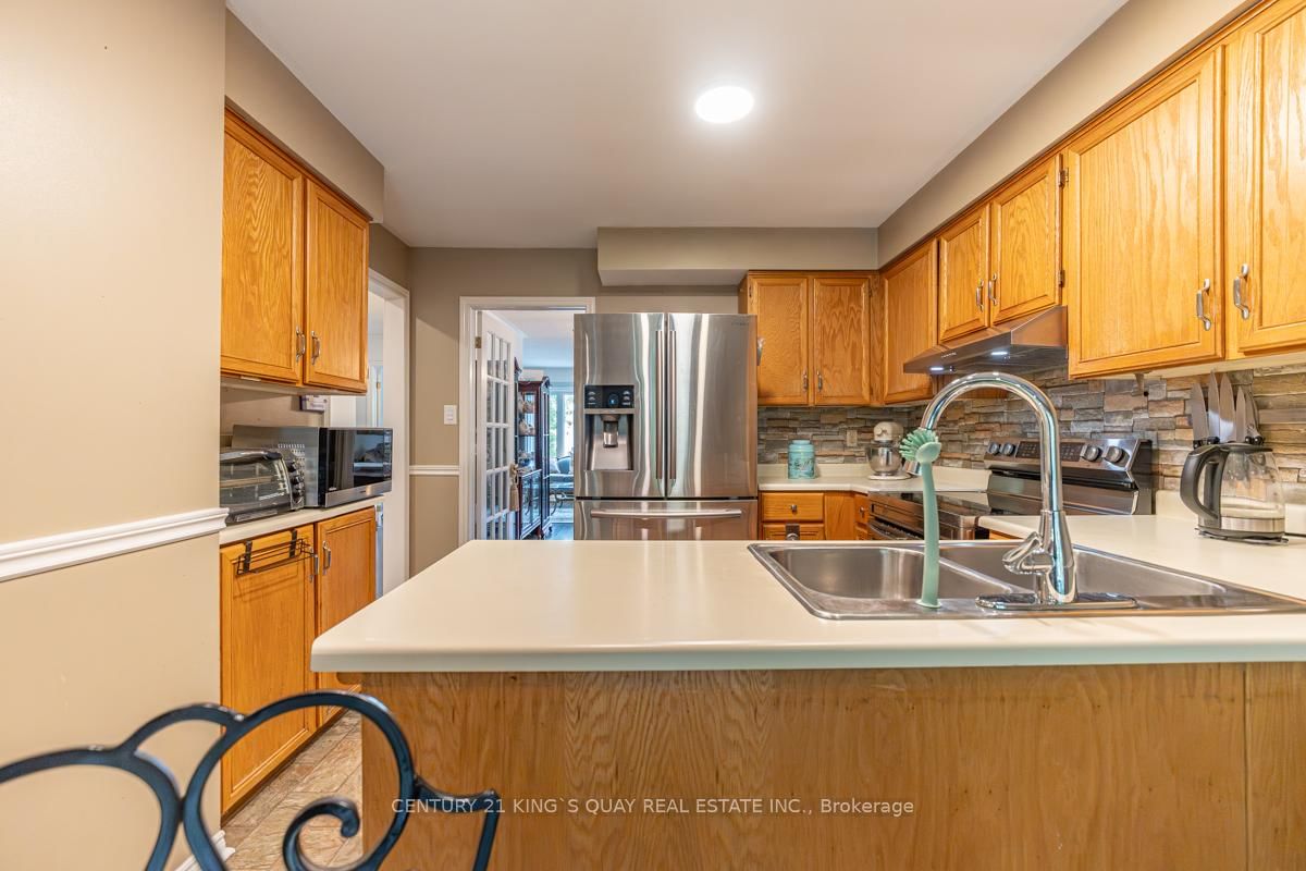 40 Stonehill Boulevard • East Gwillimbury, ON photo 12