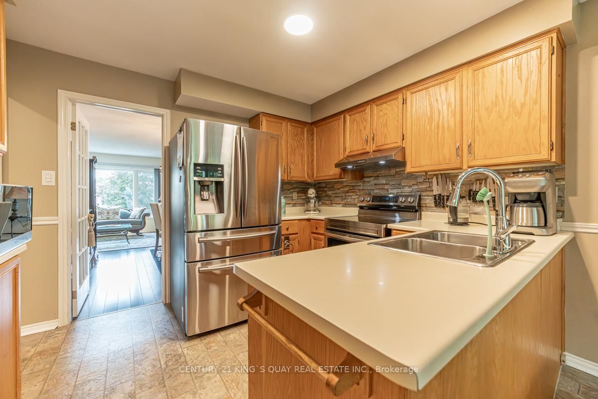 40 Stonehill Boulevard • East Gwillimbury, ON photo 13
