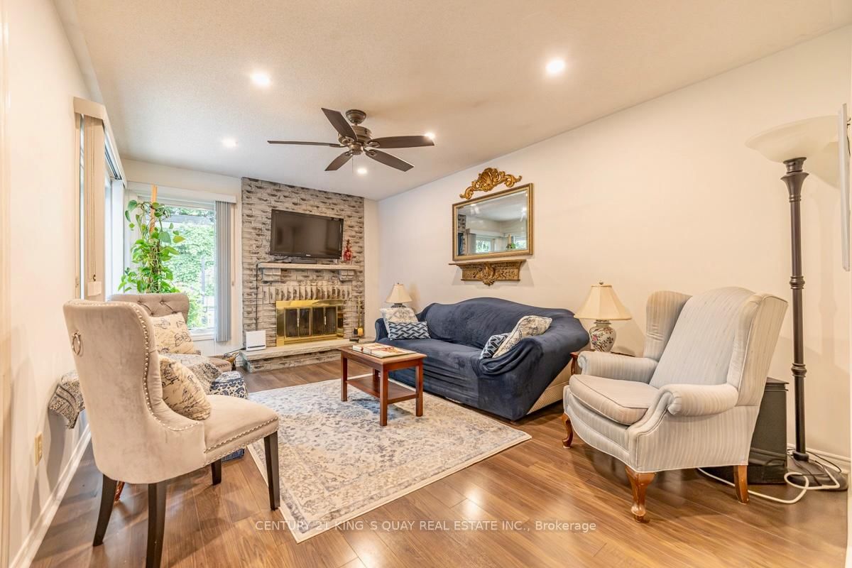 40 Stonehill Boulevard • East Gwillimbury, ON photo 18