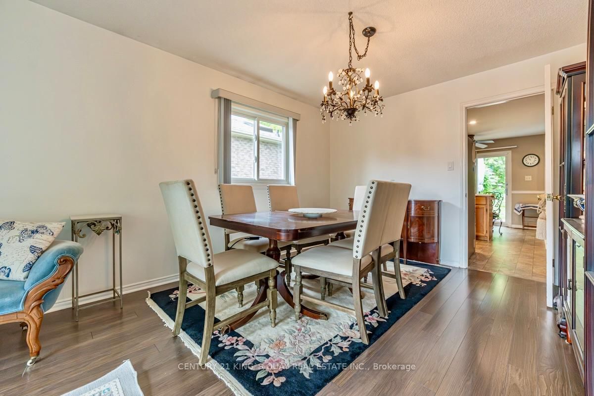 40 Stonehill Boulevard • East Gwillimbury, ON photo 7