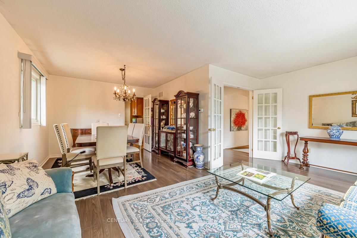 40 Stonehill Boulevard • East Gwillimbury, ON photo 9
