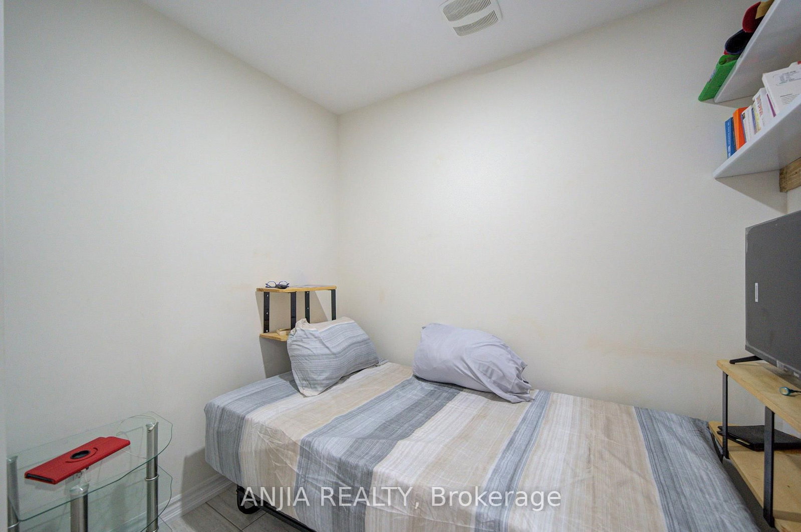 134 Frederick Wilson Avenue • Markham, ON photo 7