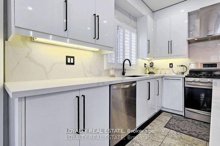 97 Song Bird Drive • Markham, ON photo 23