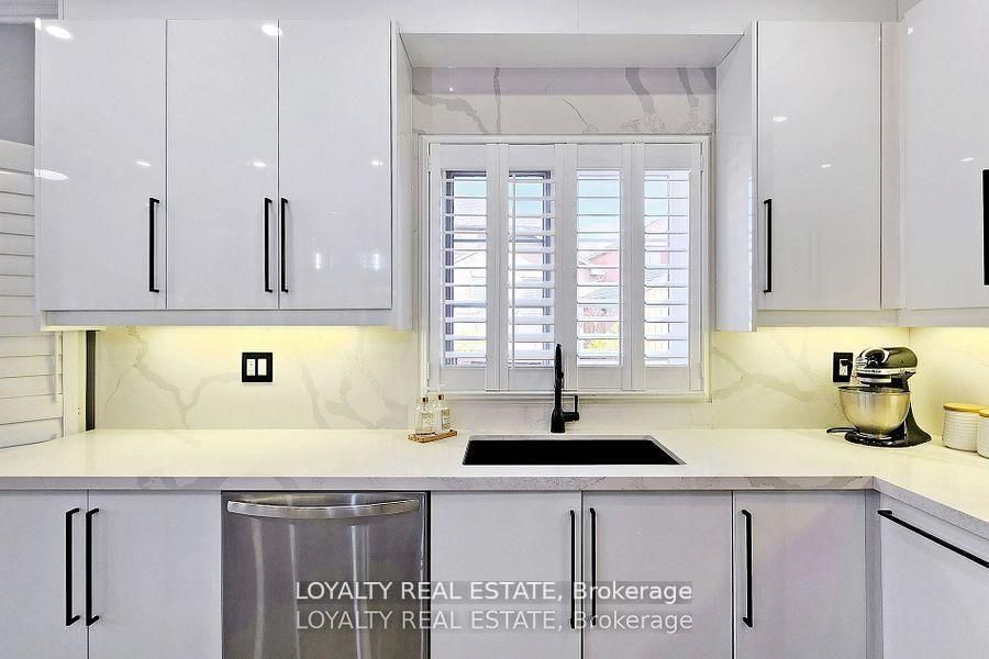97 Song Bird Drive • Markham, ON photo 24