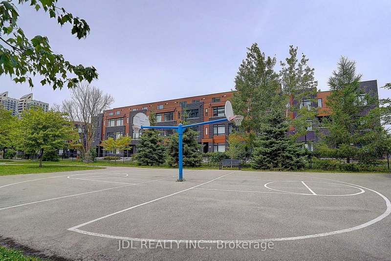 119 - 370 D Red Maple Road