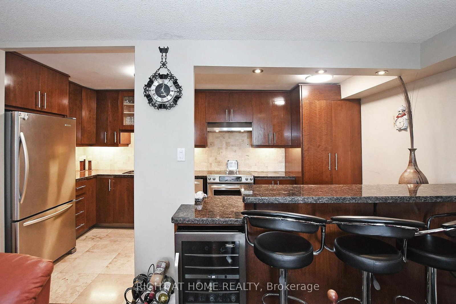 60 Inverlochy Boulevard • #806 • Markham, ON photo 13