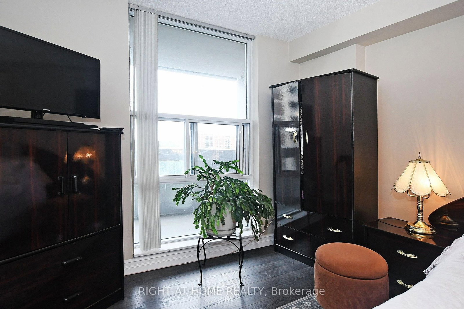 60 Inverlochy Boulevard • #806 • Markham, ON photo 27