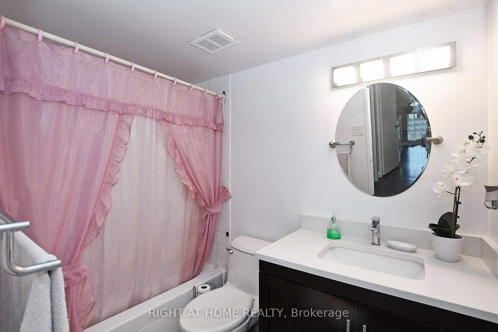 60 Inverlochy Boulevard • #806 • Markham, ON photo 34