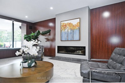 60 Inverlochy Boulevard • #806 • Markham, ON photo 6