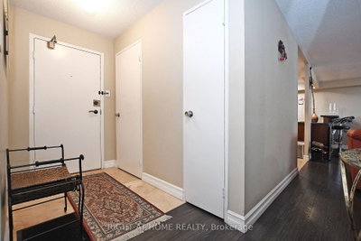 60 Inverlochy Boulevard • #806 • Markham, ON photo 8