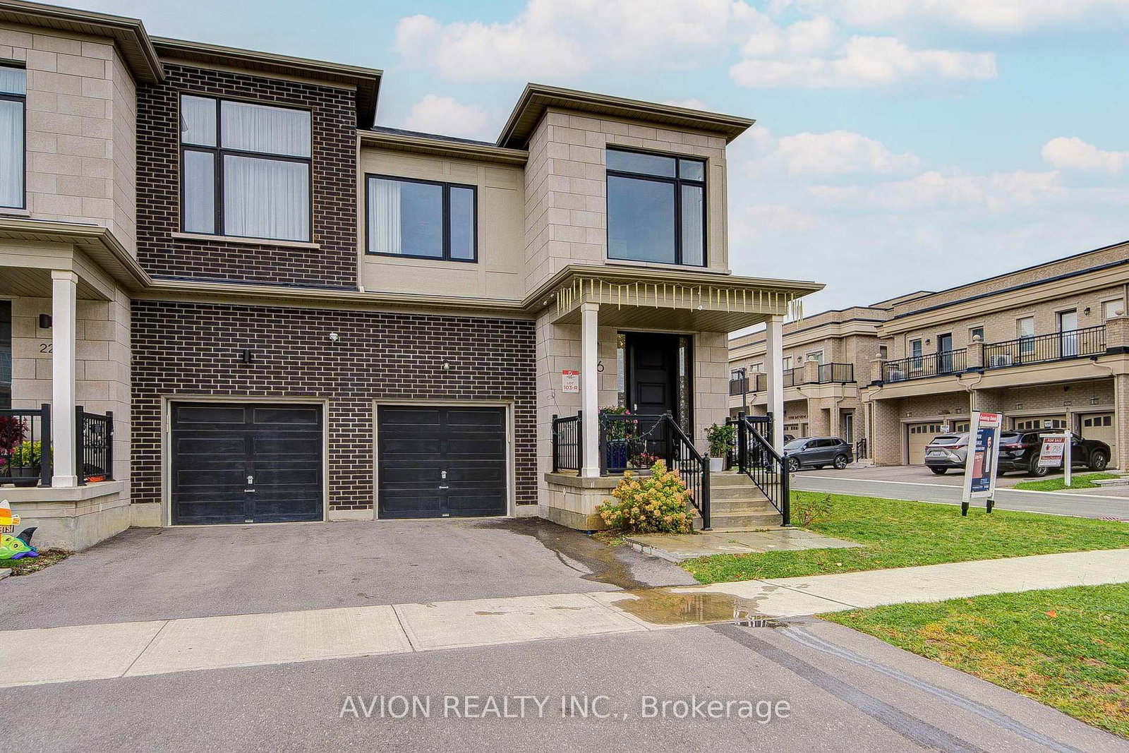 16 Callisto Lane • Richmond Hill, ON photo 1