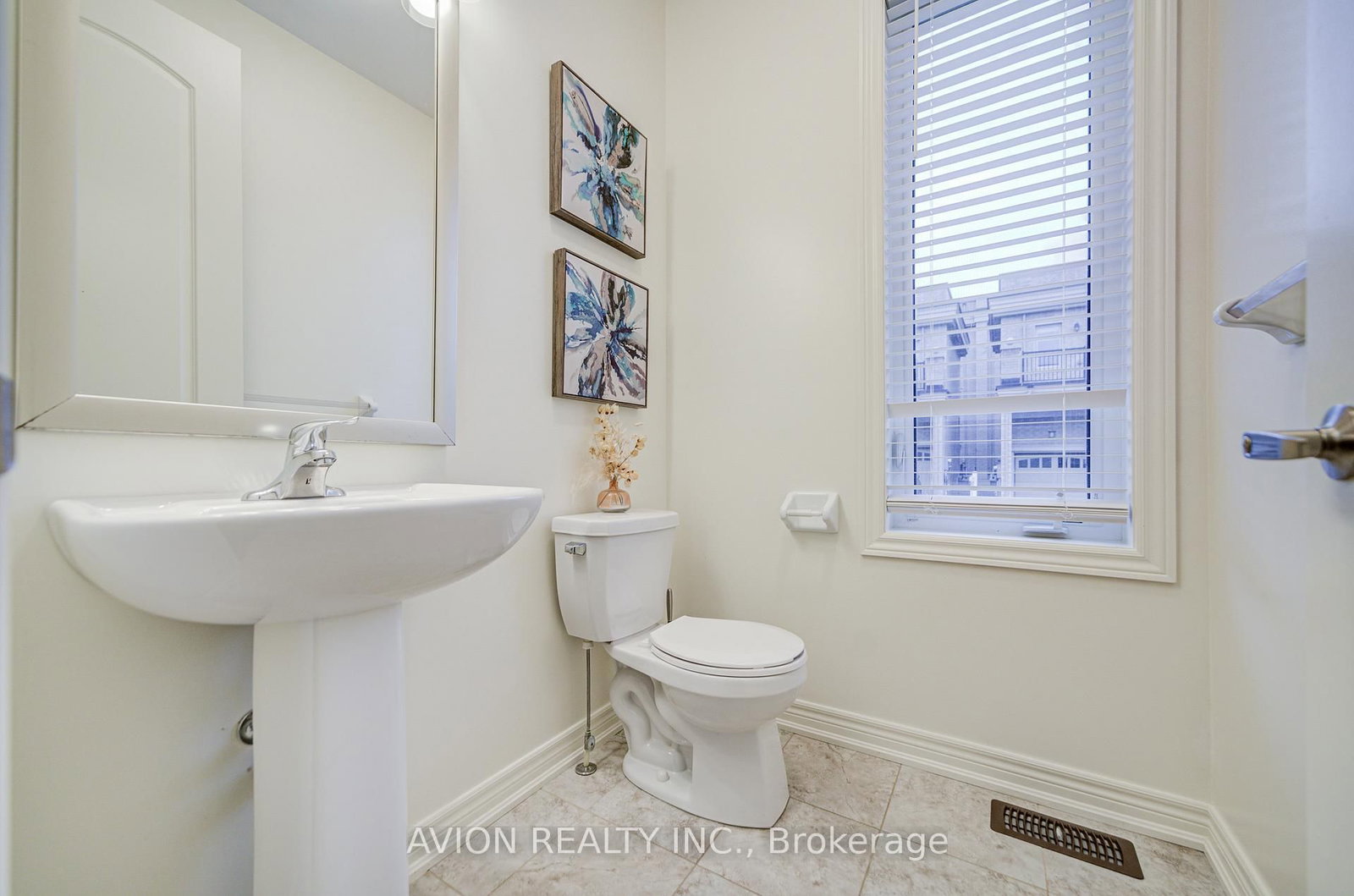 16 Callisto Lane • Richmond Hill, ON photo 15