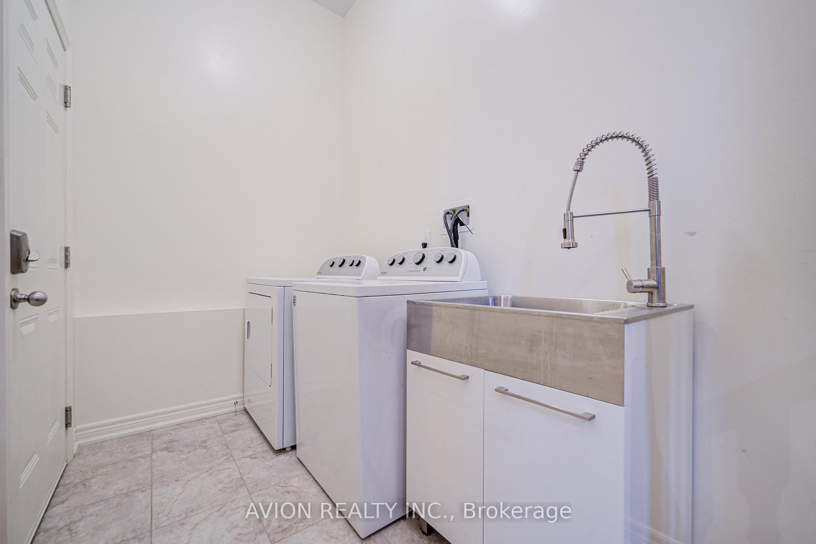 16 Callisto Lane • Richmond Hill, ON photo 16