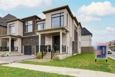 16 Callisto Lane • Richmond Hill, ON photo 2