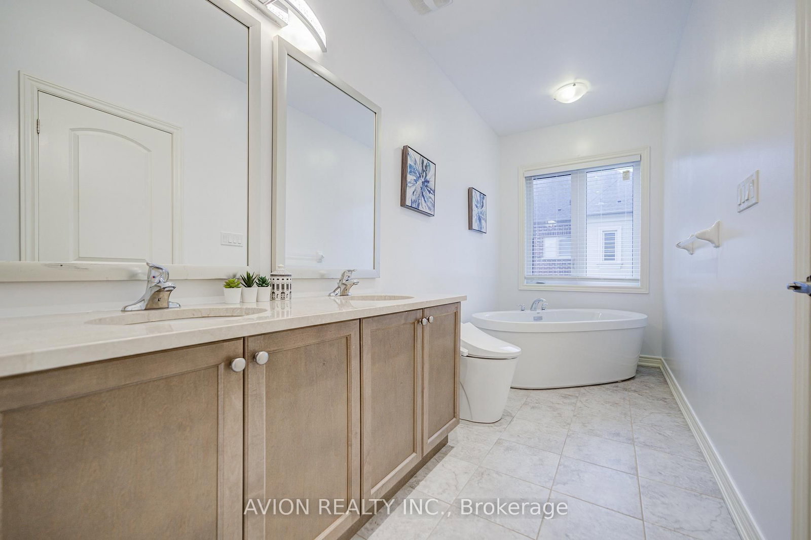 16 Callisto Lane • Richmond Hill, ON photo 24
