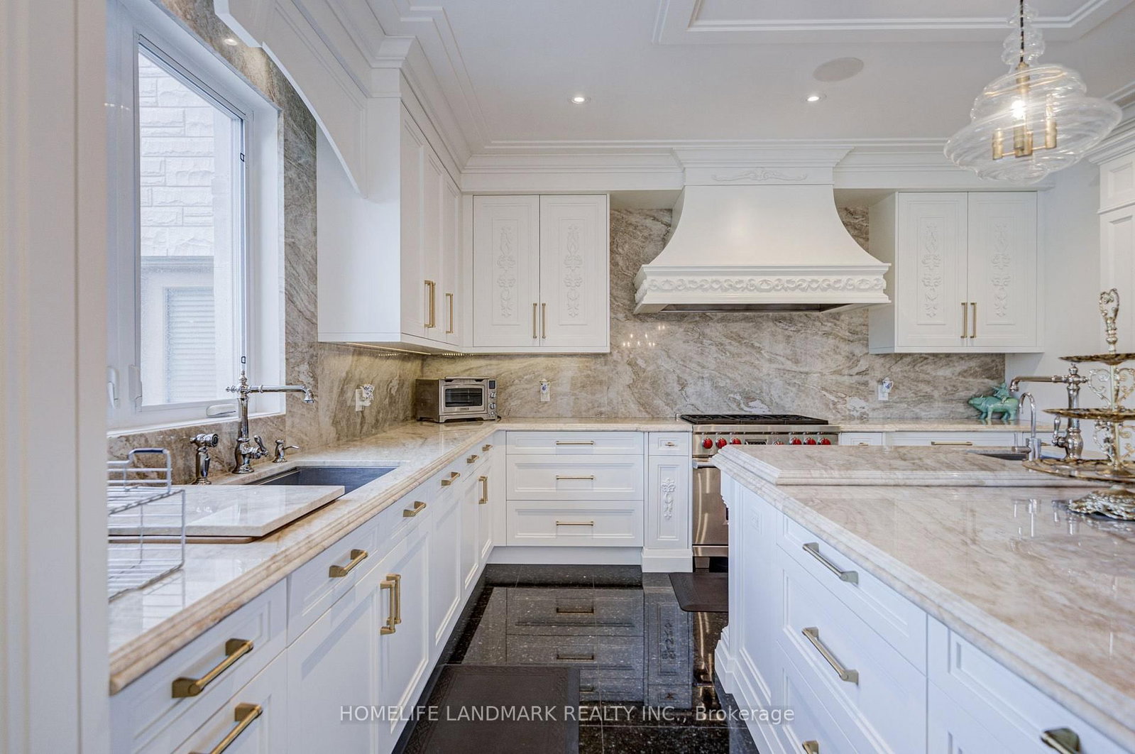 21 Kensington Drive • Richmond Hill, ON photo 18