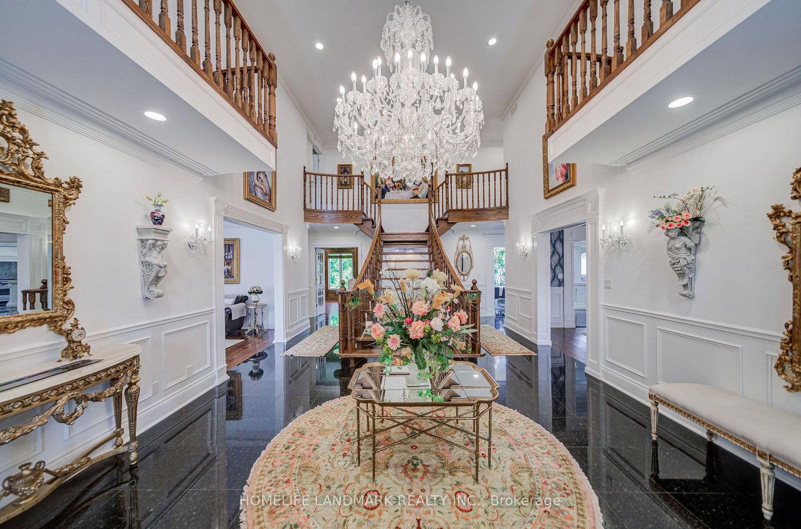 21 Kensington Drive • Richmond Hill, ON photo 5