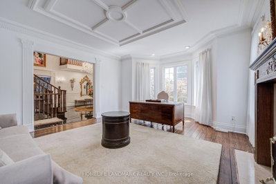 21 Kensington Drive • Richmond Hill, ON photo 9