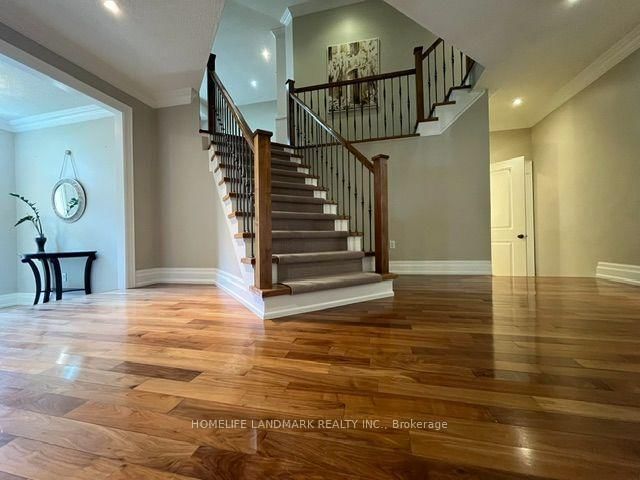 1102 Secretariate Road • Newmarket, ON photo 4