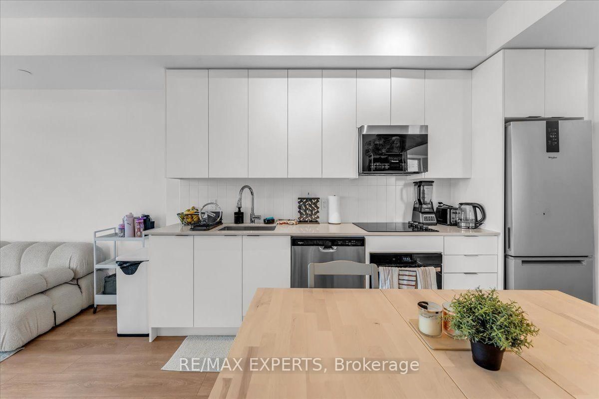 828-498 Caldari Rd, Vaughan, view 12